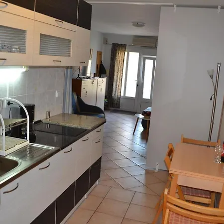 Ferienwohnung Fur 4 Personen Ca 45 Qm In Srima, Dalmatien Norddalmatien