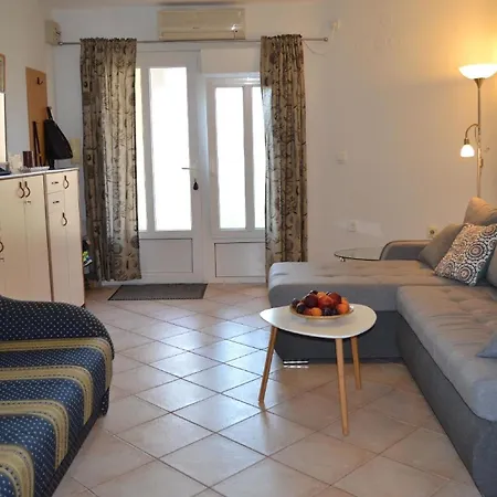 Ferienwohnung Fur 4 Personen Ca 45 Qm In Srima, Dalmatien Norddalmatien 아파트 *